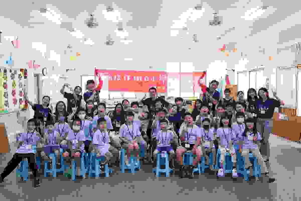 Become our volunteer, and care for every child in need of companionship with us. Support the growth and development of disadvantaged children Weak children holiday companionship care