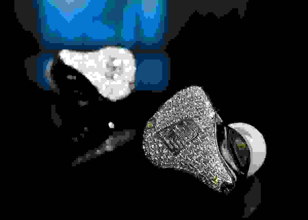 Combine modern design with high-end sound quality to provide users with an immersive listening experience. Halo Rainbow Dawn Static Electricity Ear Muffs Headphones Our expertise Chengyin Trading Co., Ltd. is currently in Taiwan representing four professional audio-visual equipment brands Softears professional headphone brand ES-Lab electrostatic headphone brand Halo Rainbow Dawn electrostatic headphone brand Heartfield Acoustic of the Mind Combine modern design with high-end sound quality to provide users with an immersive listening experience. Halo Rainbow Dawn Static Electricity Ear Muffs Headphones Our expertise Chengyin Trading Co., Ltd. is currently in Taiwan representing four professional audio-visual equipment brands Softears professional headphone brand ES-Lab electrostatic headphone brand Halo Rainbow Dawn electrostatic headphone brand Heartfield Acoustic of the Mind