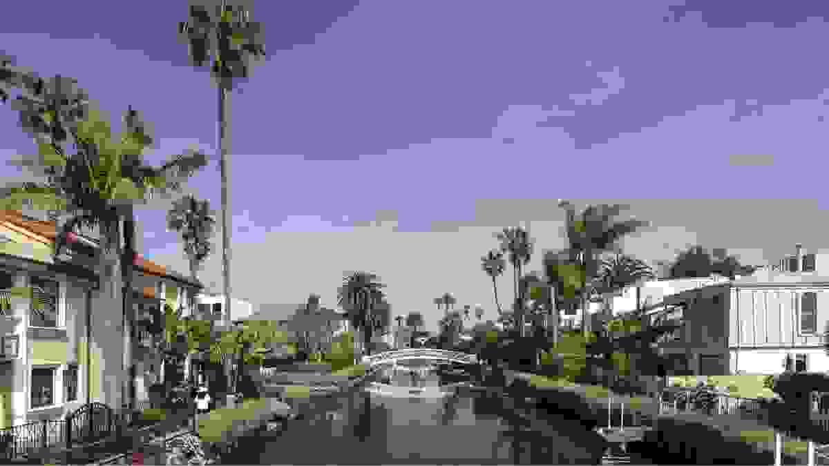 alt="Custom luxury high-end villa furniture for residential project by Moontree" alt="Custom luxury high-end villa furniture for residential project by Moontree"