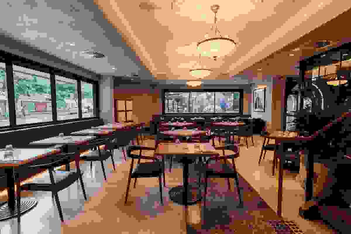 Custom hotel restaurant furniture project by Moontree Hospitality Interiors Custom hotel restaurant furniture project by Moontree Hospitality Interiors
