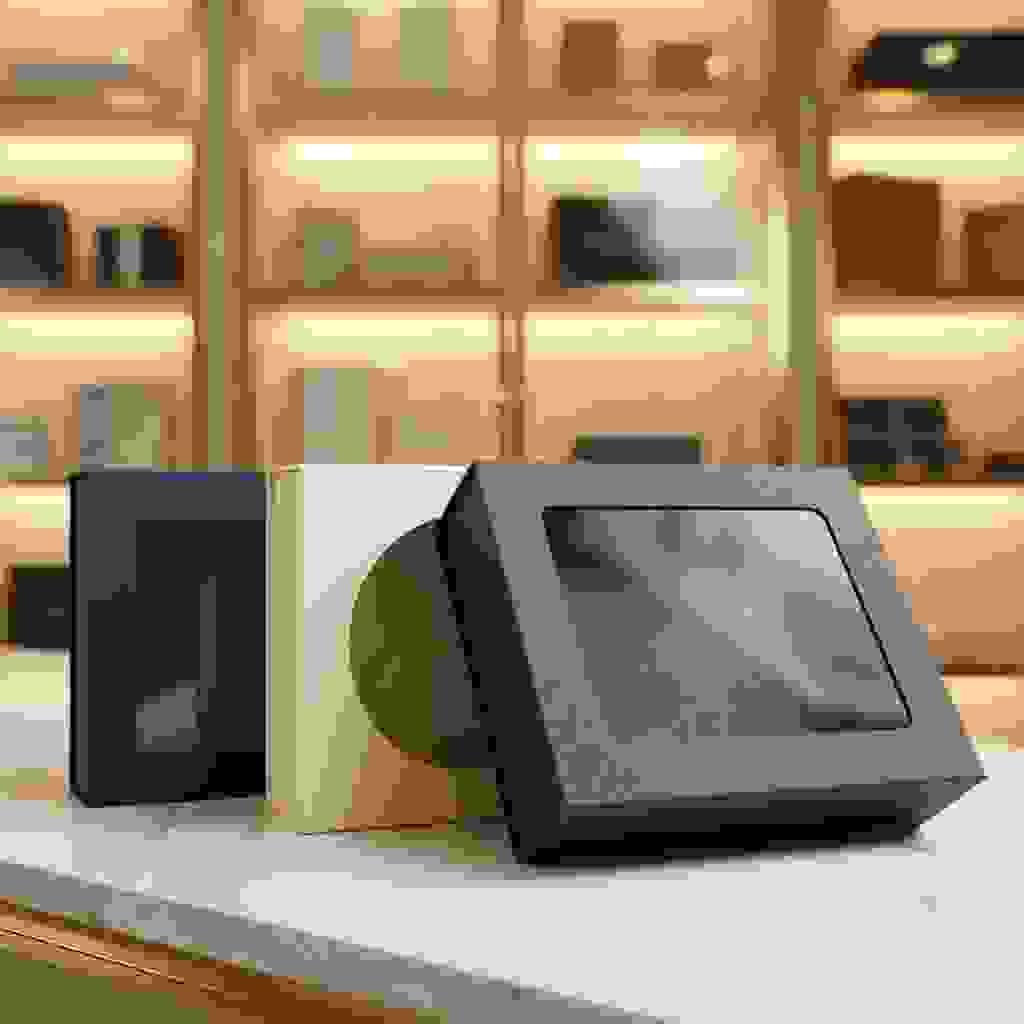 Shoulder and neck rigid boxes with a premium two-piece structure, shown with visible inner shoulder for luxury packaging Shoulder and neck rigid boxes with a premium two-piece structure, shown with visible inner shoulder for luxury packaging