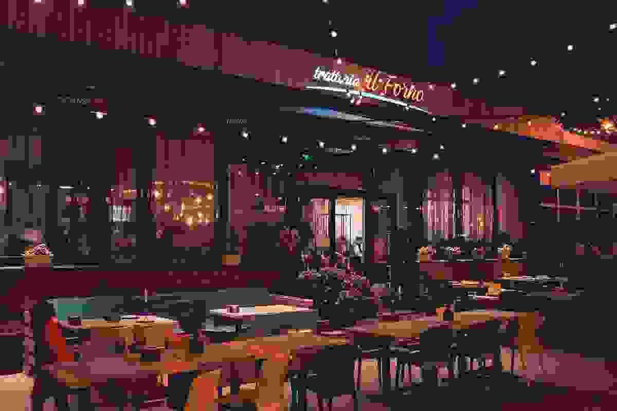 Cu 520 ha de viță de vie tânără, fiecare plantă contribuie la crearea vinurilor noastre de top. Infrastructura modernă și metodele tradiționale de cultivare ne permit să obținem struguri de cea mai bună calitate, esențiali pentru vinurile noastre fine. Vigneti de Excepție Cu ce ne ocupăm The enterprise "Corten-Vin Companie" SRL is located in the southern part of the Republic of Moldova and has been operating since 2011. The southern area is the most favorable for the production of high-quality wines. In the immediate vicinity of the winery is the raw material base - 520 ha of young vineyards, of varieties such as Chardonnay, Sauvignon Blanc, Pinot Gris, Cabernet Sauvignon, Cabernet Franc, Merlot, Pino Noir and others, established in 2008 - 2013.
Corten wines conquer the world with refinement, balance and elegance. Recognized at international competitions, they have been awarded numerous gold and silver medals, confirming the passion for excellence: Gold Medal, Global Masters, 2019, Gold Medal, Challenge, Germany, 2019, Gold Medal, Düsseldorf, Germany, 2025, Gold Medal, Brussels, 2023, Gold Medal, Brussels, 2021.