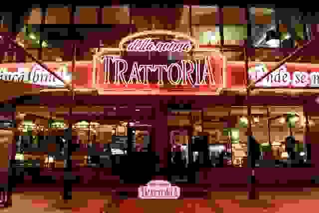 Cu 520 ha de viță de vie tânără, fiecare plantă contribuie la crearea vinurilor noastre de top. Infrastructura modernă și metodele tradiționale de cultivare ne permit să obținem struguri de cea mai bună calitate, esențiali pentru vinurile noastre fine. Vigneti de Excepție Cu ce ne ocupăm The enterprise "Corten-Vin Companie" SRL is located in the southern part of the Republic of Moldova and has been operating since 2011. The southern area is the most favorable for the production of high-quality wines. In the immediate vicinity of the winery is the raw material base - 520 ha of young vineyards, of varieties such as Chardonnay, Sauvignon Blanc, Pinot Gris, Cabernet Sauvignon, Cabernet Franc, Merlot, Pino Noir and others, established in 2008 - 2013.
Corten wines conquer the world with refinement, balance and elegance. Recognized at international competitions, they have been awarded numerous gold and silver medals, confirming the passion for excellence: Gold Medal, Global Masters, 2019, Gold Medal, Challenge, Germany, 2019, Gold Medal, Düsseldorf, Germany, 2025, Gold Medal, Brussels, 2023, Gold Medal, Brussels, 2021.