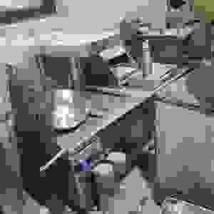 هل تمتلك مطاعم أو كافيهات في الرياض وترغب في تصفية نشاطك التجاري أو تحديث أجهزتك الحالية؟ هل تبحث عن جهة موثوقة تقدر القيمة الحقيقية لتجهيزات المطابخ المركزية والمقاهي وتمنحك أفضل سعر في السوق؟ 🍔☕ نحن هنا لنقدم لك الخدمة الأسرع والأكثر احترافية في شراء معدات المطاعم المستعملة بالرياض. نحن ندرك أن معدات المطاعم والفنادق تمثل استثماراً كبيراً، لذا نتعامل مع كل قطعة أثاث أو جهاز بدقة وأمانة، ونضمن لك الحصول على مقابل مادي مجزٍ دون بخس أو استغلال. للتواصل المباشر والحصول على تسعيرة فورية، اتصل بنا أو راسلنا عبر الواتساب على الرقم: 0537380614. ما هي أنواع المعدات التي نشتريها؟ نحن نغطي كافة احتياجات قطاع الضيافة في العاصمة، ونشتري جميع التجهيزات والملحقات، وتشمل: معدات الطبخ والتحضير: نشتري الأفران الضخمة (الغاز والكهرباء)، الشوايات، القلايات العميقة (Deep Fryers)، البوتاجازات الاحترافية، أفران البيتزا، وماكينات الشاورما. أجهزة التبريد والتجميد: نشتري ثلاجات العرض، الثلاجات القائمة، الفريزرات الأفقية، غرف التبريد المتكاملة، وصانعات الثلج (Ice Makers) من أرقى الماركات. معدات المقاهي (الباريستا): نشتري ماكينات الاسبريسو الاحترافية، مطاحن القهوة، خلاطات الكوكتيل، وعصارات الفواكه الصناعية الثقيلة. تجهيزات الستانلس ستيل: نشتري طاولات التحضير، المغاسل، الأرفف، سخانات الطعام (Bain Marie)، وكبائن العرض الساخنة والباردة. أدوات التنظيف والعرض: نشتري غسالات الأطباق الصناعية، الموازين الإلكترونية، وماكينات الكاشير (POS). أثاث الصالات: نشتري الكراسي، الطاولات، الكنبات، والديكورات الخاصة بالمطاعم والكافيهات بحالاتها المختلفة. لماذا نحن خيارك الأول في الرياض؟ التقييم العادل (أعلى سعر): خبرتنا الطويلة في سوق المستعمل بالرياض تجعلنا نمنحك السعر الأفضل بناءً على حالة المعدات، نظافتها، وقوة أدائها. الفك والتحميل المجاني: نمتلك فريقاً فنياً متخصصاً يتولى فك المعدات المرتبطة بتمديدات الغاز أو الكهرباء أو المياه باحترافية، ونقلها بسياراتنا دون أن تتحمل أي رسوم إضافية. الدفع النقدي الفوري: نحن نعتمد مبدأ "الكاش الفوري"؛ حيث يتم تسليمك المبلغ المتفق عليه بالكامل بمجرد إتمام المعاينة والاتفاق، وقبل خروج أي قطعة من موقعك. سرعة الاستجابة والتنفيذ: نصل إليك في أي حي من أحياء الرياض (الملقا، الياسمين، السلي، الروضة، الشفا) فور اتصالك بنا على الرقم 0537380614. شراء الكميات الكبيرة: لدينا القدرة المالية واللوجستية لشراء محتويات مطاعم وفنادق وقاعات احتفالات بالكامل في وقت قياسي. كيف تتم عملية الشراء؟ الاتصال: تواصل معنا عبر الرقم 0537380614 وأعطنا نبذة عن المعدات المتوفرة. المعاينة: نرسل لك خبيراً فنياً لمعاينة المعدات وتجربتها وتقديم عرض السعر النهائي. النقل: عند الاتفاق، يتم الدفع لك فوراً، ويبدأ فريقنا بفك وتحميل المعدات بكل هدوء ونظام. لا تترك معداتك غالية الثمن عرضة للتلف أو الصدأ نتيجة التخزين الخاطئ، حولها الآن إلى سيولة نقدية تفيدك في مشاريعك القادمة. نحن في خدمتك طوال أيام الأسبوع في كافة أنحاء الرياض. 📞 اتصل بنا الآن: 0537380614 نشتري معدات مطعمك بأمانة.. ونمنحك القيمة التي تستحقها! هل تمتلك مطاعم أو كافيهات في الرياض وترغب في تصفية نشاطك التجاري أو تحديث أجهزتك الحالية؟ هل تبحث عن جهة موثوقة تقدر القيمة الحقيقية لتجهيزات المطابخ المركزية والمقاهي وتمنحك أفضل سعر في السوق؟ 🍔☕ نحن هنا لنقدم لك الخدمة الأسرع والأكثر احترافية في شراء معدات المطاعم المستعملة بالرياض. نحن ندرك أن معدات المطاعم والفنادق تمثل استثماراً كبيراً، لذا نتعامل مع كل قطعة أثاث أو جهاز بدقة وأمانة، ونضمن لك الحصول على مقابل مادي مجزٍ دون بخس أو استغلال. للتواصل المباشر والحصول على تسعيرة فورية، اتصل بنا أو راسلنا عبر الواتساب على الرقم: 0537380614. ما هي أنواع المعدات التي نشتريها؟ نحن نغطي كافة احتياجات قطاع الضيافة في العاصمة، ونشتري جميع التجهيزات والملحقات، وتشمل: معدات الطبخ والتحضير: نشتري الأفران الضخمة (الغاز والكهرباء)، الشوايات، القلايات العميقة (Deep Fryers)، البوتاجازات الاحترافية، أفران البيتزا، وماكينات الشاورما. أجهزة التبريد والتجميد: نشتري ثلاجات العرض، الثلاجات القائمة، الفريزرات الأفقية، غرف التبريد المتكاملة، وصانعات الثلج (Ice Makers) من أرقى الماركات. معدات المقاهي (الباريستا): نشتري ماكينات الاسبريسو الاحترافية، مطاحن القهوة، خلاطات الكوكتيل، وعصارات الفواكه الصناعية الثقيلة. تجهيزات الستانلس ستيل: نشتري طاولات التحضير، المغاسل، الأرفف، سخانات الطعام (Bain Marie)، وكبائن العرض الساخنة والباردة. أدوات التنظيف والعرض: نشتري غسالات الأطباق الصناعية، الموازين الإلكترونية، وماكينات الكاشير (POS). أثاث الصالات: نشتري الكراسي، الطاولات، الكنبات، والديكورات الخاصة بالمطاعم والكافيهات بحالاتها المختلفة. لماذا نحن خيارك الأول في الرياض؟ التقييم العادل (أعلى سعر): خبرتنا الطويلة في سوق المستعمل بالرياض تجعلنا نمنحك السعر الأفضل بناءً على حالة المعدات، نظافتها، وقوة أدائها. الفك والتحميل المجاني: نمتلك فريقاً فنياً متخصصاً يتولى فك المعدات المرتبطة بتمديدات الغاز أو الكهرباء أو المياه باحترافية، ونقلها بسياراتنا دون أن تتحمل أي رسوم إضافية. الدفع النقدي الفوري: نحن نعتمد مبدأ "الكاش الفوري"؛ حيث يتم تسليمك المبلغ المتفق عليه بالكامل بمجرد إتمام المعاينة والاتفاق، وقبل خروج أي قطعة من موقعك. سرعة الاستجابة والتنفيذ: نصل إليك في أي حي من أحياء الرياض (الملقا، الياسمين، السلي، الروضة، الشفا) فور اتصالك بنا على الرقم 0537380614. شراء الكميات الكبيرة: لدينا القدرة المالية واللوجستية لشراء محتويات مطاعم وفنادق وقاعات احتفالات بالكامل في وقت قياسي. كيف تتم عملية الشراء؟ الاتصال: تواصل معنا عبر الرقم 0537380614 وأعطنا نبذة عن المعدات المتوفرة. المعاينة: نرسل لك خبيراً فنياً لمعاينة المعدات وتجربتها وتقديم عرض السعر النهائي. النقل: عند الاتفاق، يتم الدفع لك فوراً، ويبدأ فريقنا بفك وتحميل المعدات بكل هدوء ونظام. لا تترك معداتك غالية الثمن عرضة للتلف أو الصدأ نتيجة التخزين الخاطئ، حولها الآن إلى سيولة نقدية تفيدك في مشاريعك القادمة. نحن في خدمتك طوال أيام الأسبوع في كافة أنحاء الرياض. 📞 اتصل بنا الآن: 0537380614 نشتري معدات مطعمك بأمانة.. ونمنحك القيمة التي تستحقها!