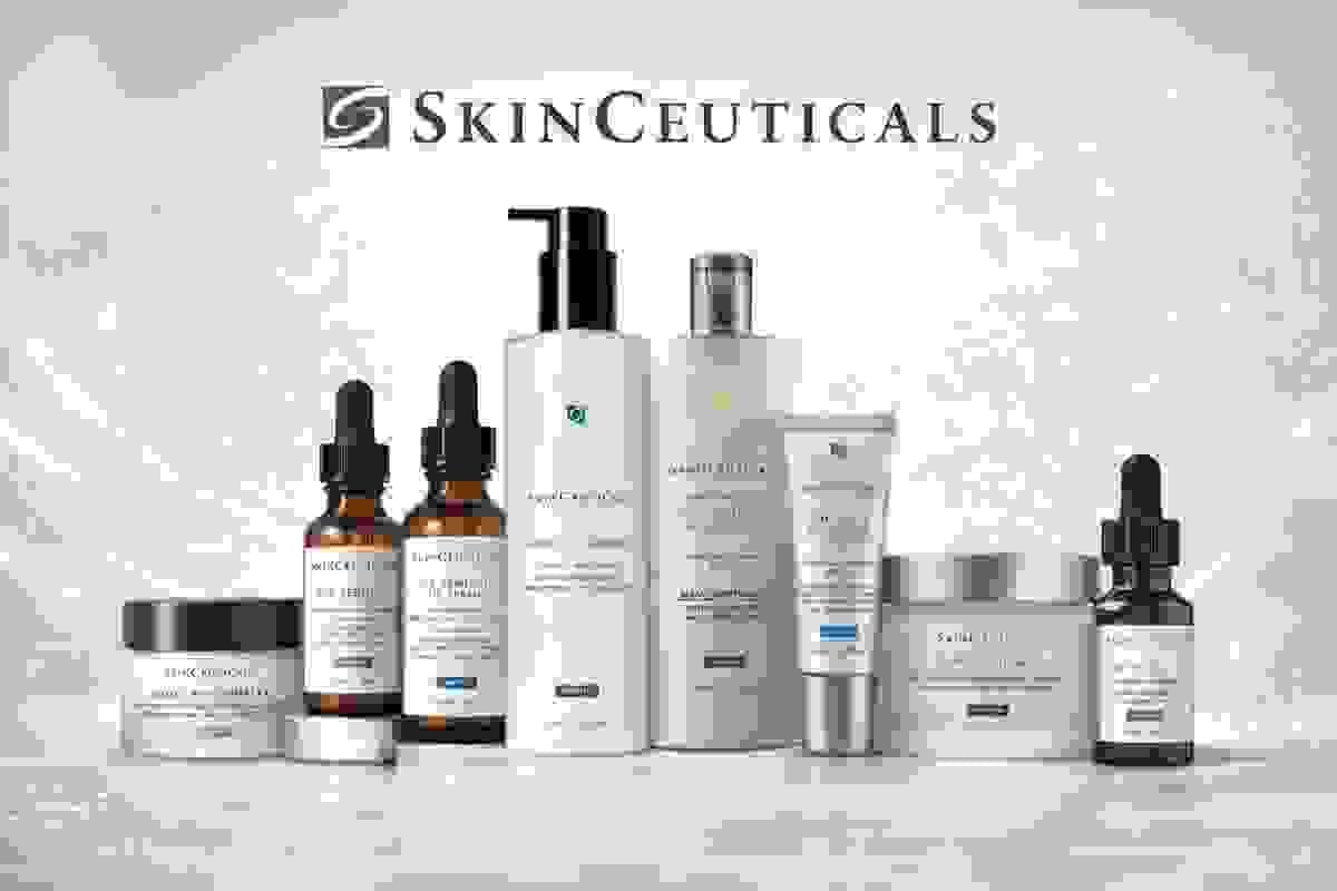 Benefit from our expertise to understand the best methods of skin care, based on your skin type and personal preferences. Professional Consulting Our Services Every person deserves to be welcomed with a level of excellence that is non-negotiable. Here, beauty is not treated as a routine, but as a carefully constructed ritual, in which details, discretion, and professional mastery intertwine to create a memorable experience. I chose to create a space where time takes on a different value, and facial care becomes an act of finesse. Every gesture, every recommendation, and every stage of the treatments is guided by respect for the uniqueness of your skin and the desire to offer results that are felt, not just seen. Elegance is found in simplicity, in precision, and in the perfect balance between science and subtle aesthetics. Here, I do not follow trends — I build perfection, and you are the essence of every impeccable work.