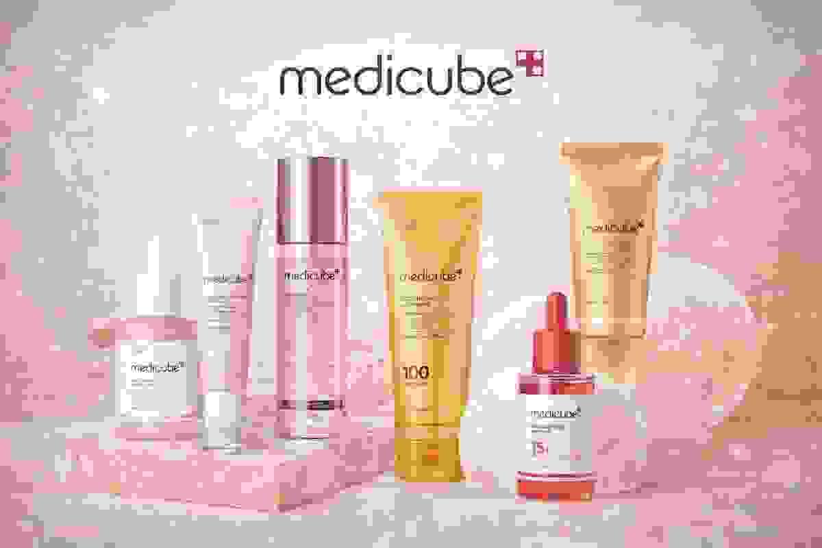 Benefit from our expertise to understand the best methods of skin care, based on your skin type and personal preferences. Professional Consulting Our Services Every person deserves to be welcomed with a level of excellence that is non-negotiable. Here, beauty is not treated as a routine, but as a carefully constructed ritual, in which details, discretion, and professional mastery intertwine to create a memorable experience. I chose to create a space where time takes on a different value, and facial care becomes an act of finesse. Every gesture, every recommendation, and every stage of the treatments is guided by respect for the uniqueness of your skin and the desire to offer results that are felt, not just seen. Elegance is found in simplicity, in precision, and in the perfect balance between science and subtle aesthetics. Here, I do not follow trends — I build perfection, and you are the essence of every impeccable work.