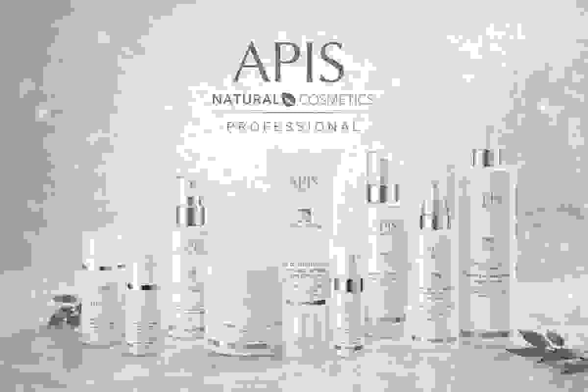 Benefit from our expertise to understand the best methods of skin care, based on your skin type and personal preferences. Professional Consulting Our Services Every person deserves to be welcomed with a level of excellence that is non-negotiable. Here, beauty is not treated as a routine, but as a carefully constructed ritual, in which details, discretion, and professional mastery intertwine to create a memorable experience. I chose to create a space where time takes on a different value, and facial care becomes an act of finesse. Every gesture, every recommendation, and every stage of the treatments is guided by respect for the uniqueness of your skin and the desire to offer results that are felt, not just seen. Elegance is found in simplicity, in precision, and in the perfect balance between science and subtle aesthetics. Here, I do not follow trends — I build perfection, and you are the essence of every impeccable work.