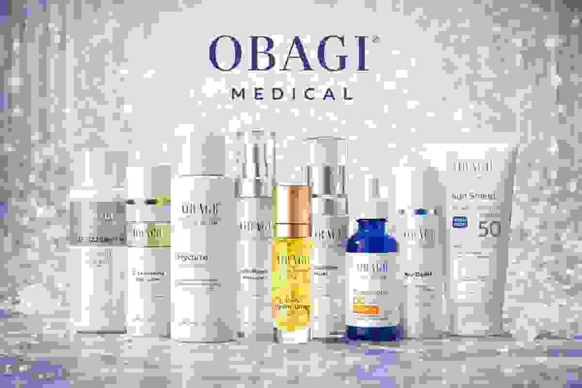 Benefit from our expertise to understand the best methods of skin care, based on your skin type and personal preferences. Professional Consulting Our Services Every person deserves to be welcomed with a level of excellence that is non-negotiable. Here, beauty is not treated as a routine, but as a carefully constructed ritual, in which details, discretion, and professional mastery intertwine to create a memorable experience. I chose to create a space where time takes on a different value, and facial care becomes an act of finesse. Every gesture, every recommendation, and every stage of the treatments is guided by respect for the uniqueness of your skin and the desire to offer results that are felt, not just seen. Elegance is found in simplicity, in precision, and in the perfect balance between science and subtle aesthetics. Here, I do not follow trends — I build perfection, and you are the essence of every impeccable work.