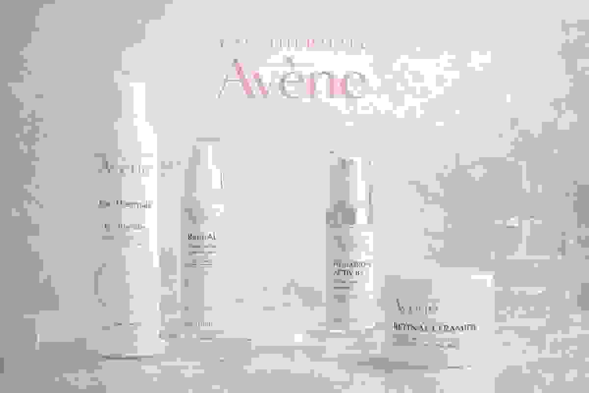 Benefit from our expertise to understand the best methods of skin care, based on your skin type and personal preferences. Professional Consulting Our Services Every person deserves to be welcomed with a level of excellence that is non-negotiable. Here, beauty is not treated as a routine, but as a carefully constructed ritual, in which details, discretion, and professional mastery intertwine to create a memorable experience. I chose to create a space where time takes on a different value, and facial care becomes an act of finesse. Every gesture, every recommendation, and every stage of the treatments is guided by respect for the uniqueness of your skin and the desire to offer results that are felt, not just seen. Elegance is found in simplicity, in precision, and in the perfect balance between science and subtle aesthetics. Here, I do not follow trends — I build perfection, and you are the essence of every impeccable work.