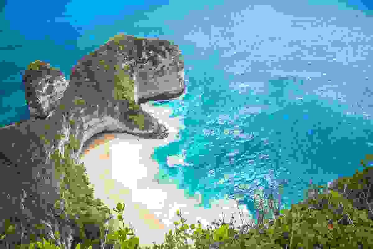 Drone shot of Kelingking/T-Rex Beach in Nusa Penida, Indonesia