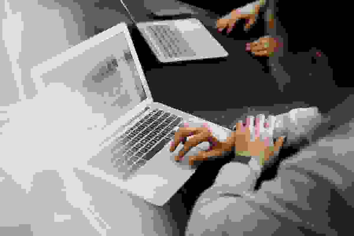 Pelajari praktik SEO terbaik dengan membangun situs web Strikingly