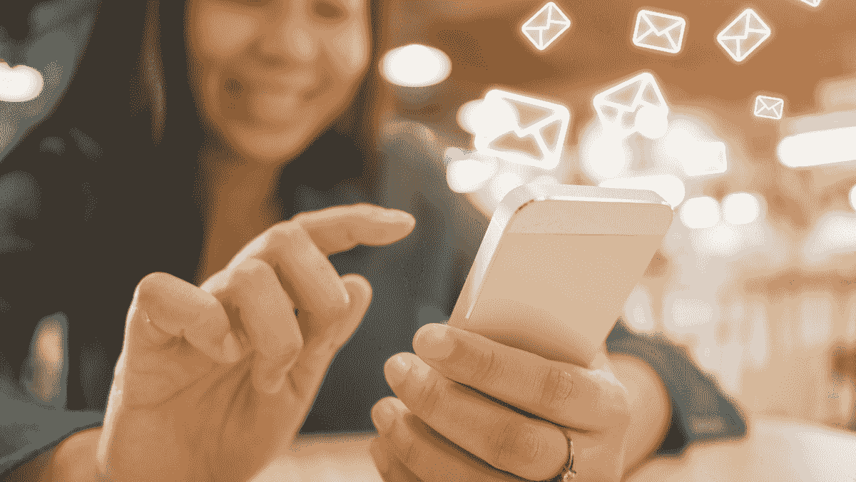 Contoh Email Bermerek yang menampilkan desain ramping dengan logo dan warna perusahaan