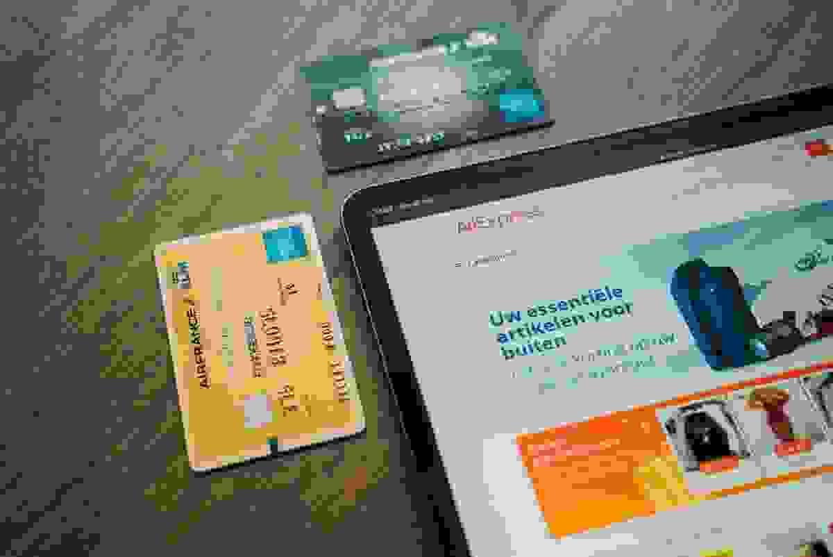 Kurangi churn pelanggan dengan Strikingly ecommerce