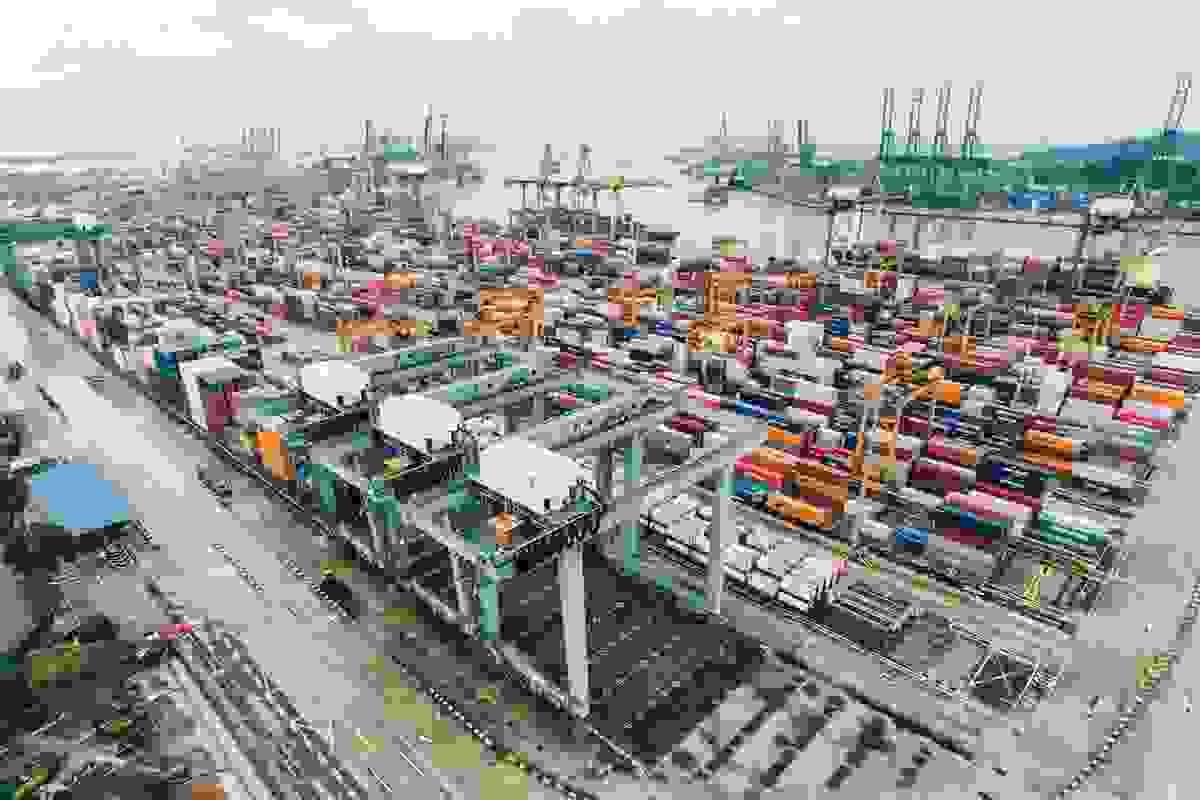 Menavigasi Lanskap Logistik: Menyusun Strategi Pengiriman yang Efektif