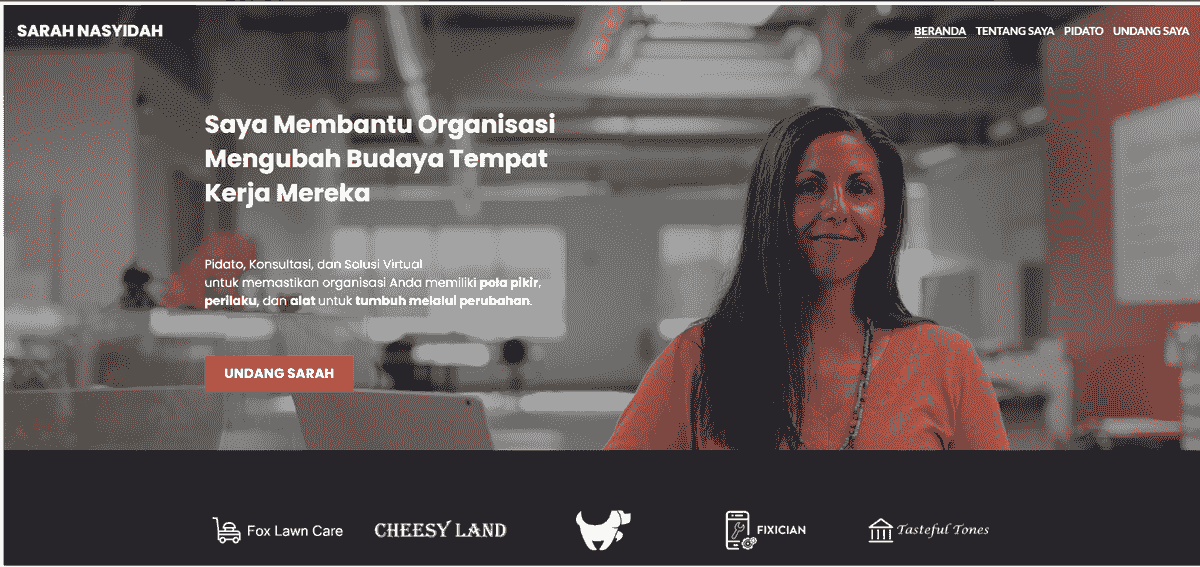 Template Konsultasi Manajemen Sarah Worthy dari Strikingly