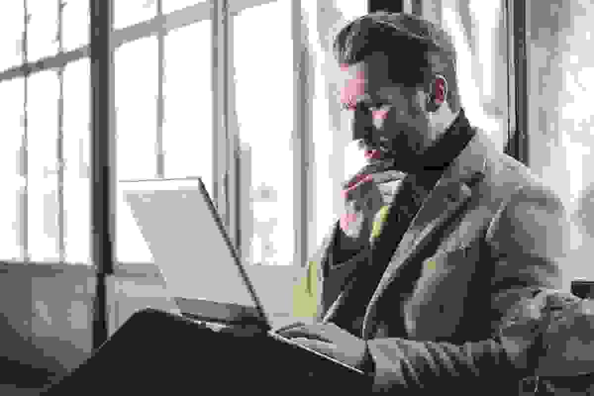 Kuasai otomatisasi email dengan situs web Strikingly