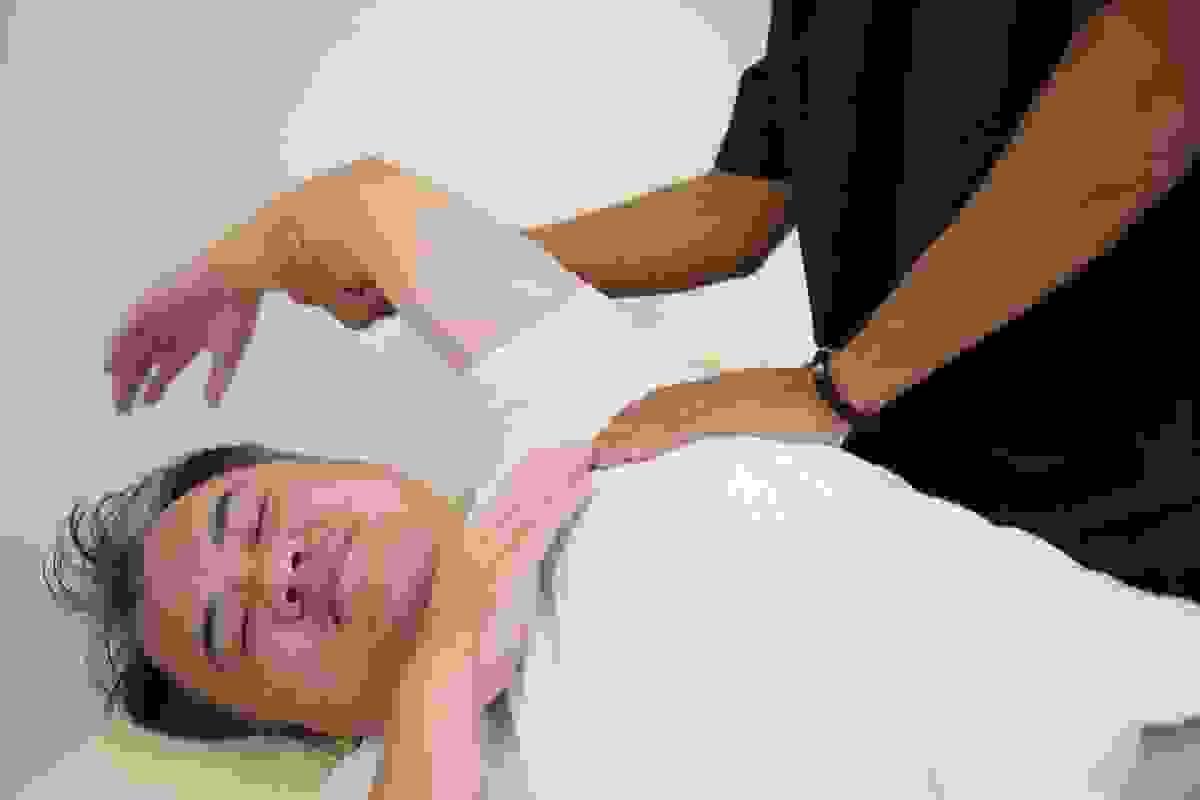 — Li Xiaohua "The traditional Chinese medicine treatment of this master hall makes me feel refreshed, the effect of acupuncture exceeds my expectations!" Our team has helped over 500 customers regain health and vitality. This master hall gathers a professional traditional Chinese medicine team, inheriting ancient wisdom and modern medical equipment, providing comprehensive diagnosis and treatment from internal medicine conditioning, various acupuncture to pain relief, dedicated to becoming the most trustworthy health guardian for your family. — Li Xiaohua "The traditional Chinese medicine treatment of this master hall makes me feel refreshed, the effect of acupuncture exceeds my expectations!" Our team has helped over 500 customers regain health and vitality. This master hall gathers a professional traditional Chinese medicine team, inheriting ancient wisdom and modern medical equipment, providing comprehensive diagnosis and treatment from internal medicine conditioning, various acupuncture to pain relief, dedicated to becoming the most trustworthy health guardian for your family.