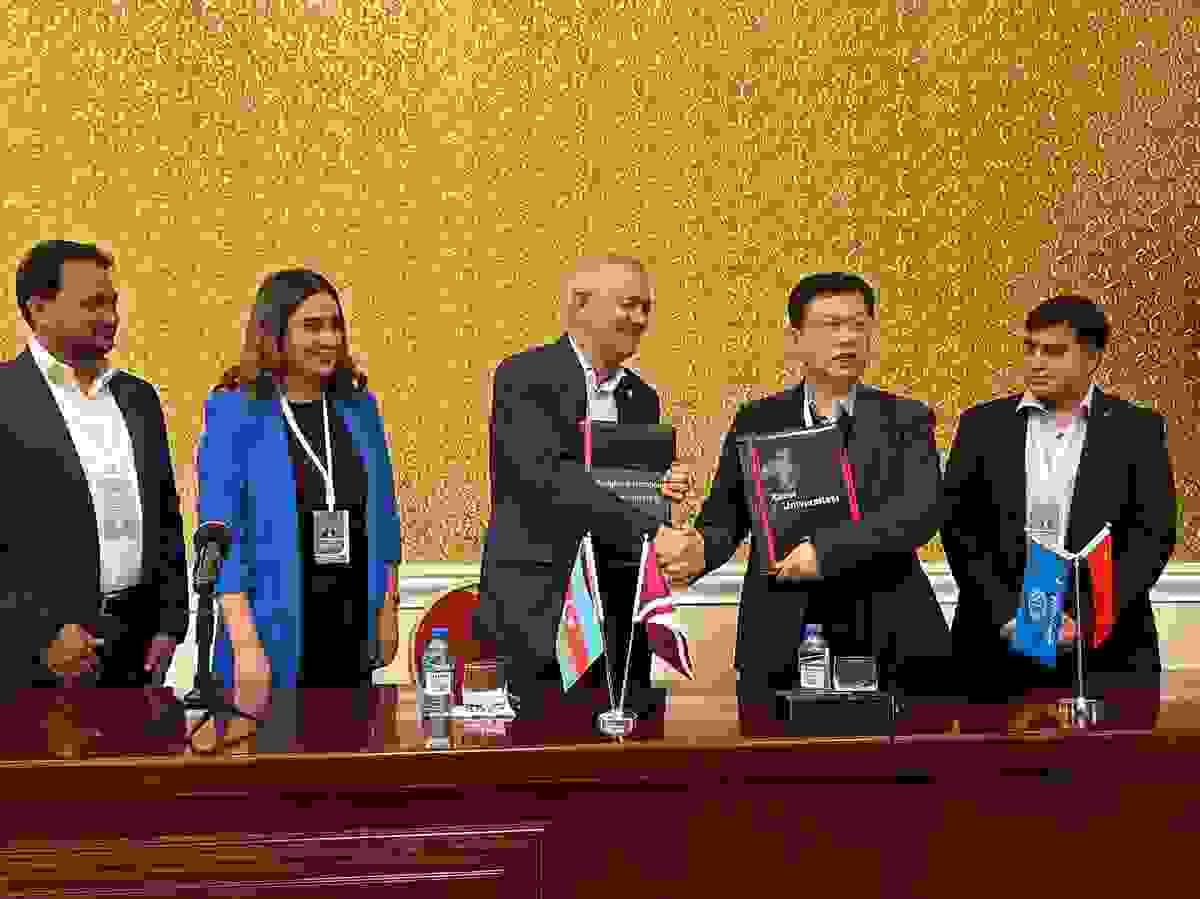 — 陳小華 “這次會議讓我接觸到最新的語料庫研究,激發了我在該領域進一步探索的熱情。” 我們的會議已吸引來自全球的300+位學者與研究者參與。 The inaugural Corpus-Informed Studies: Methodologies and Applications (CISMA) conference marks an exciting milestone in the interdisciplinary exploration of corpus-based methodologies and their diverse applications. Organized and hosted by the Institute of Language Sciences at Shanghai International Studies University, China, this event brings together scholars, researchers, and practitioners from around the globe.
CISMA aims to foster an engaging platform for discussing innovative approaches, groundbreaking research, and practical applications of corpus studies across various fields. By bridging theoretical insights with real-world challenges, the conference seeks to inspire new directions and collaborations in corpus-informed research.