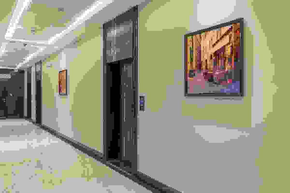 Our rooms feature modern design and integrated facilities that ensure your utmost comfort. modern rooms What distinguishes us Comfortable and elegant hotel offers a quiet stay and integrated services. It features modern rooms equipped with the best amenities, and a prime location close to the most important landmarks and services. An ideal choice for those seeking comfort and relaxation, whether for tourist trips or business trips. Our rooms feature modern design and integrated facilities that ensure your utmost comfort. modern rooms What distinguishes us Comfortable and elegant hotel offers a quiet stay and integrated services. It features modern rooms equipped with the best amenities, and a prime location close to the most important landmarks and services. An ideal choice for those seeking comfort and relaxation, whether for tourist trips or business trips.