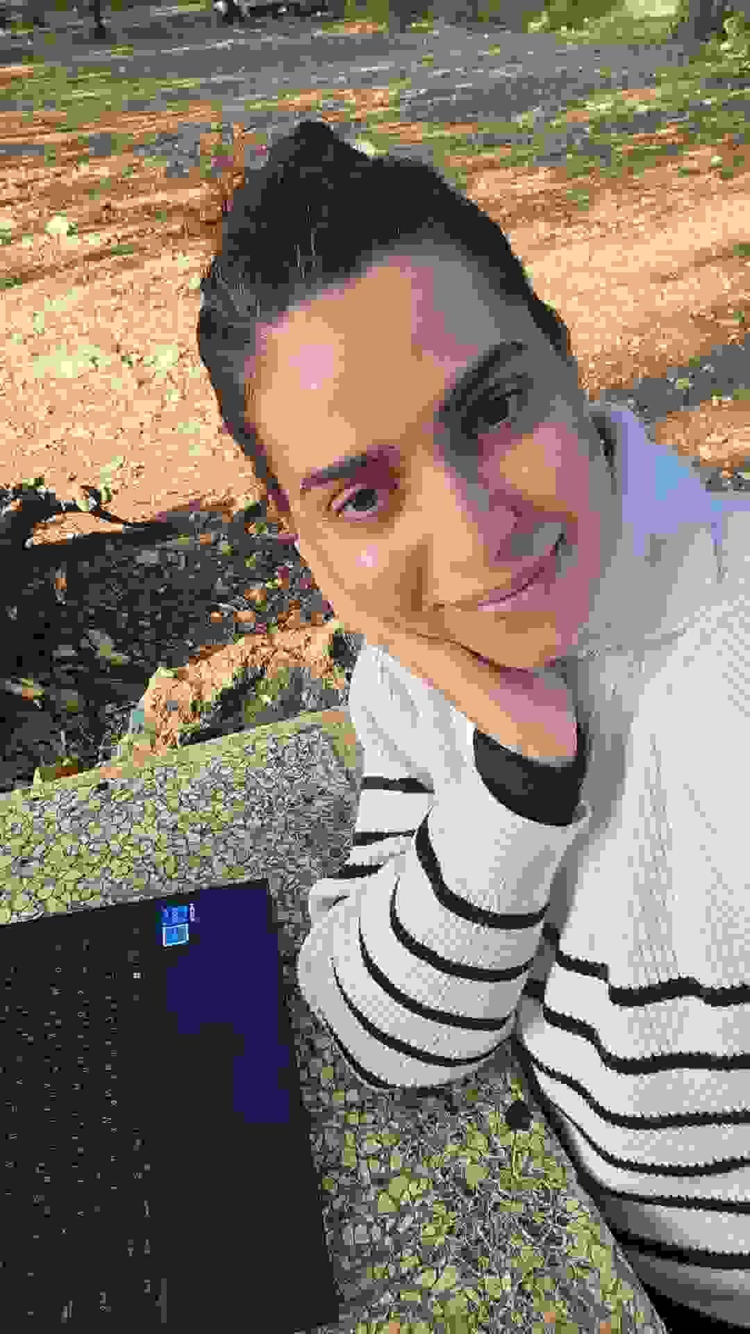 We believe that every woman is capable of reclaiming her inner freedom. In the course of being me, we will explore together how internal constraints can affect your life, and we will work on freeing your voice and unleashing new energies. Your journey towards discovering your true self begins here. "Do you feel like you are not being yourself to the fullest? Do you want more life, more vitality... but is something inside you holding you back? A journey to be me A journey from internal constraints to your true freedom If sometimes you feel like you are here... Independent in your life - you work, you learn, you achieve... But sometimes do you feel restricted? Confident in yourself but you shrink your presence among people and in social or professional settings? Because there are things that no one sees but you... Do you feel 'different' or 'other' and not feel 'at home' in your environment? Comfortable with yourself but you notice that others' expectations affect your decisions and your progress in life? And because it is time for change You can no longer live with the feeling that you are restricted... or that life is closed off to you? Do you want to live more freely... and be yourself honestly? Welcome to you This space is for you to return to yourself... Not to become someone else A course of 5 meetings for women who have started to awaken to their truth... But still feel constrained within family, work, and relationships. Constrained by ways of thinking, by expectations, and by the fear of how they might be seen. Here... we will go back step by step To the place where your voice, your freedom, and your honesty are."