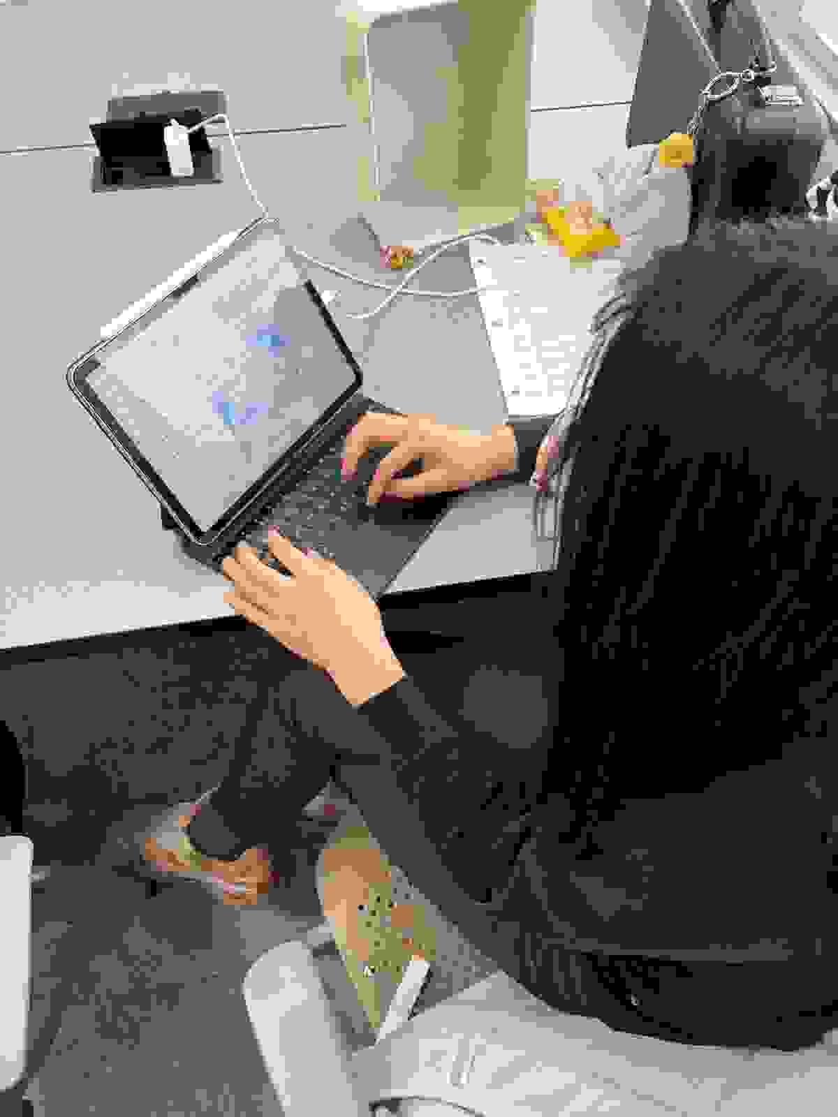 Our teaching team is composed of experienced educators dedicated to providing high-quality teaching support. professional teaching staff The services we provide We are an educational institution, and now there are online and offline courses, strong local teachers in Canada. Our teaching team is composed of experienced educators dedicated to providing high-quality teaching support. professional teaching staff The services we provide We are an educational institution, and now there are online and offline courses, strong local teachers in Canada.