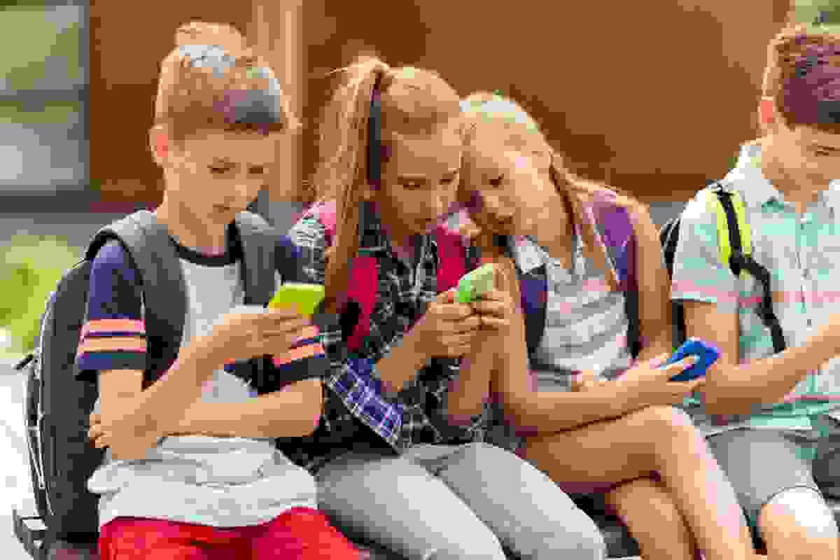 kids on phone kids on phone