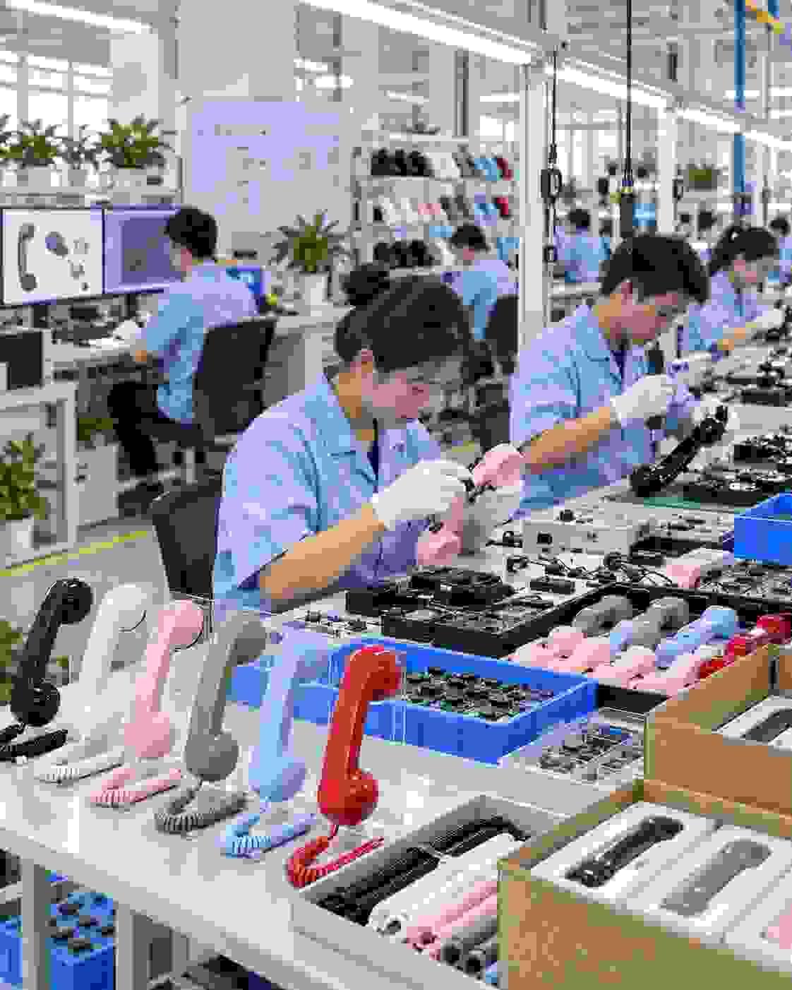 定制服务涵盖颜色、图案、包装及产品开发,助力您的品牌差异化,开拓全球市场。 专业的通信电子解决方案,源自创新与品质。 NEW POWER TECH is a Shenzhen-based B2B supplier specializing in retro communication electronics, including USB-C wired handsets, 3.5mm handsets, Bluetooth handsets, and customized electronic products. We provide wholesale, OEM, ODM, custom colors, patterns, packaging and product development services for global customers. 定制服务涵盖颜色、图案、包装及产品开发,助力您的品牌差异化,开拓全球市场。 专业的通信电子解决方案,源自创新与品质。 NEW POWER TECH is a Shenzhen-based B2B supplier specializing in retro communication electronics, including USB-C wired handsets, 3.5mm handsets, Bluetooth handsets, and customized electronic products. We provide wholesale, OEM, ODM, custom colors, patterns, packaging and product development services for global customers.