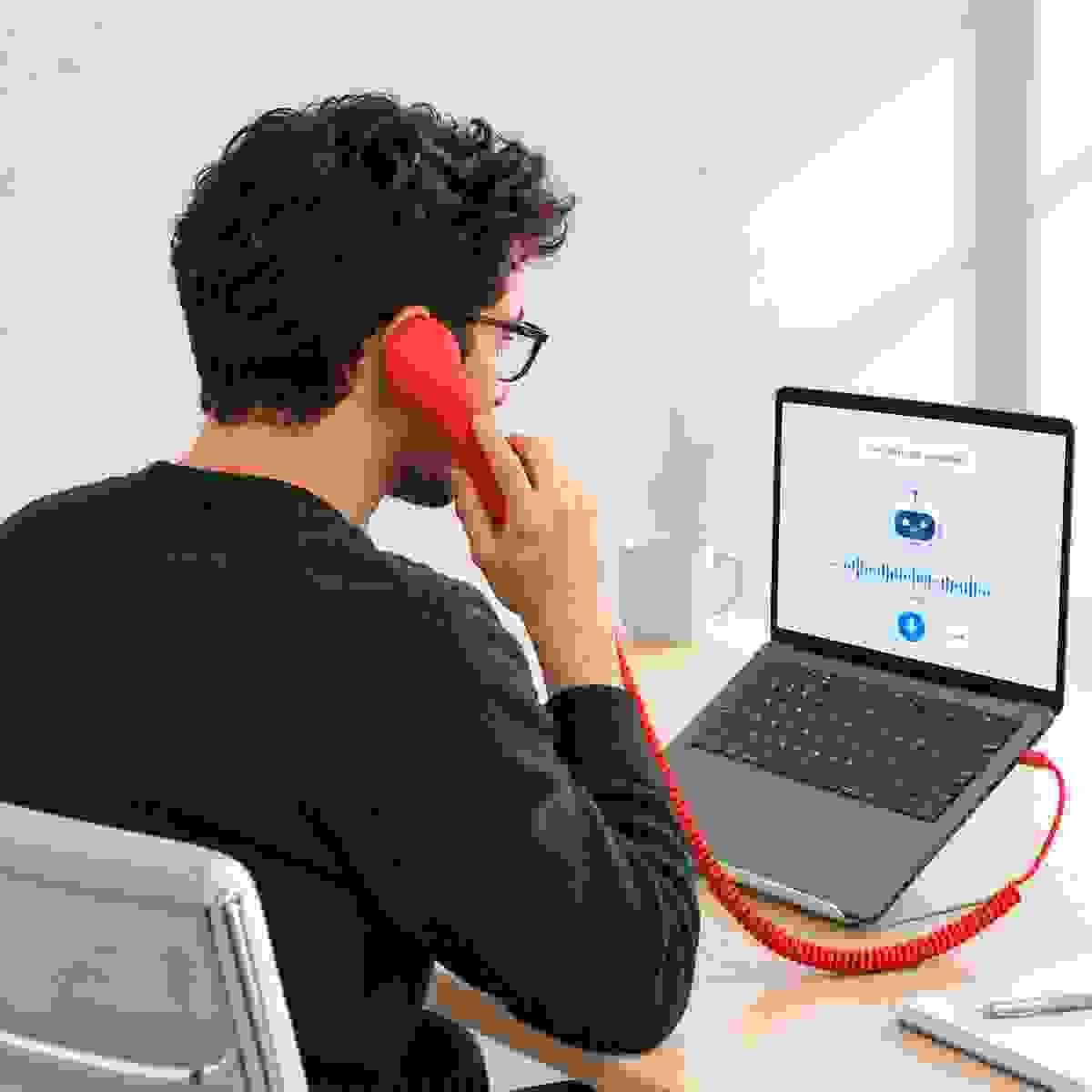 Black 3289 USB Type-C retro phone handset used for AI voice interaction with a laptop Black 3289 USB Type-C retro phone handset used for AI voice interaction with a laptop