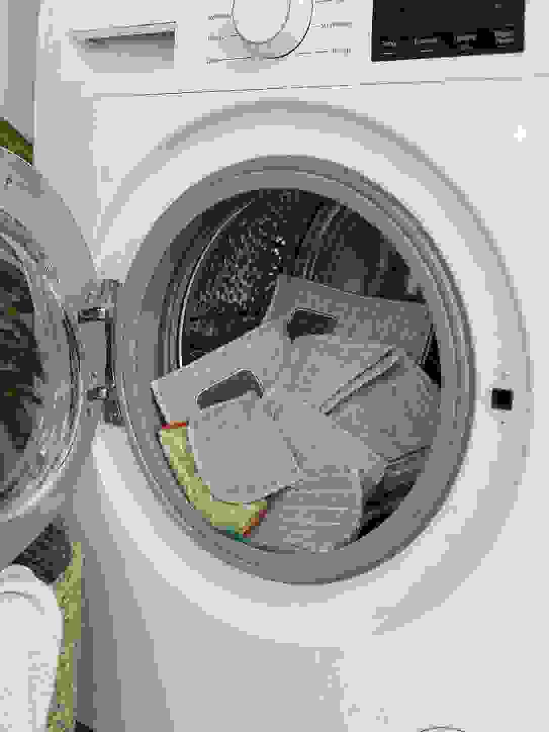 Microfibres en bambou placées dans une machine à laver pour un entretien facile et durable Microfibres en bambou placées dans une machine à laver pour un entretien facile et durable