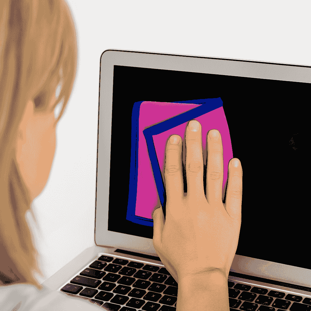 Une femme nettoie l’écran de son ordinateur portable avec une fibre Nanotuch rose. La différence est nette : aucune trace là où la fibre est passée, des traces de doigts visibles ailleurs.