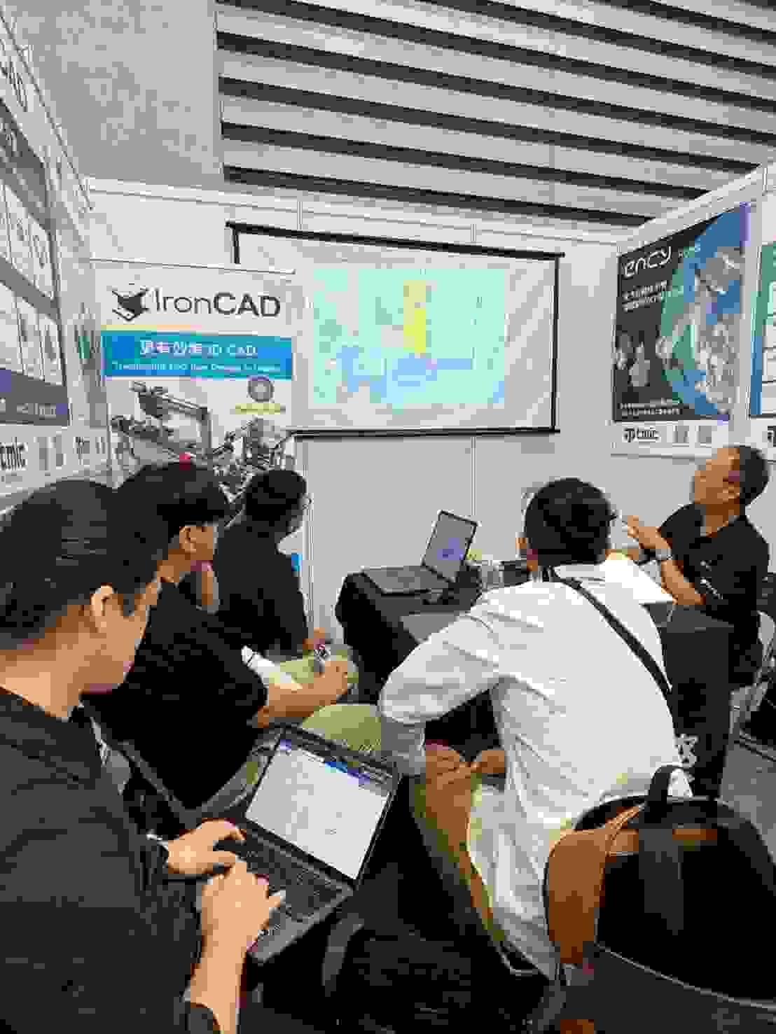 智慧製造新焦點！ENCY Robot 展示機器人協同模擬全流程