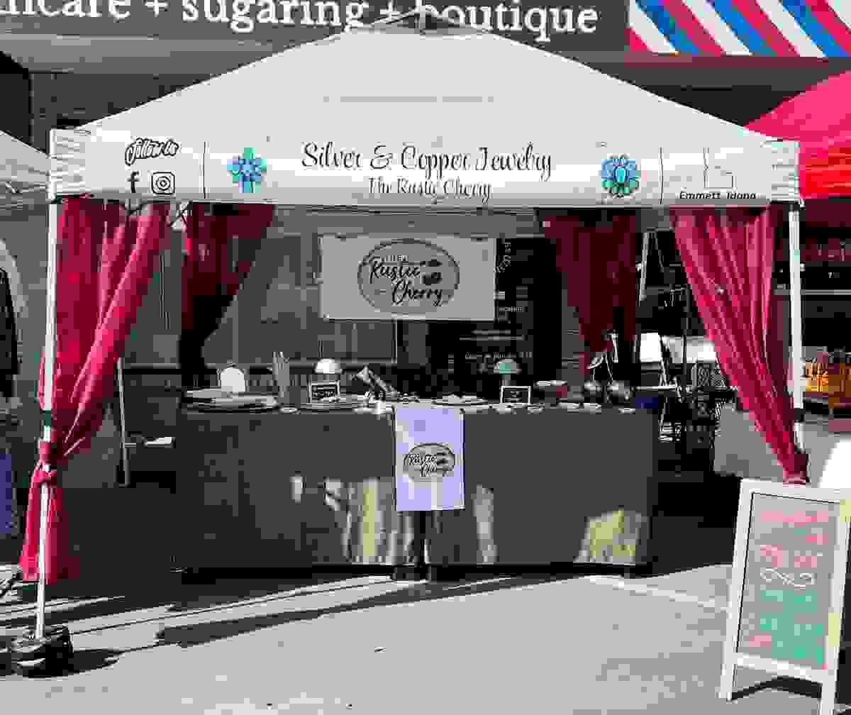 Explore a wide variety of fresh produce, handcrafted goods, and unique finds from our local vendors. Feature What We Do Farmers market flea market craft vendors vendor booths Explore a wide variety of fresh produce, handcrafted goods, and unique finds from our local vendors. Feature What We Do Farmers market flea market craft vendors vendor booths