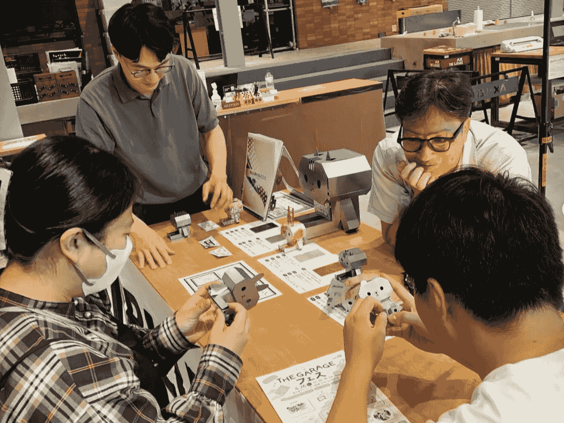 A clean, folded presence on display. Visitors paused, leaned in, and discovered how raw metal transforms into functional form through thoughtful design. A clean, folded presence on display. Visitors paused, leaned in, and discovered how raw metal transforms into functional form through thoughtful design.