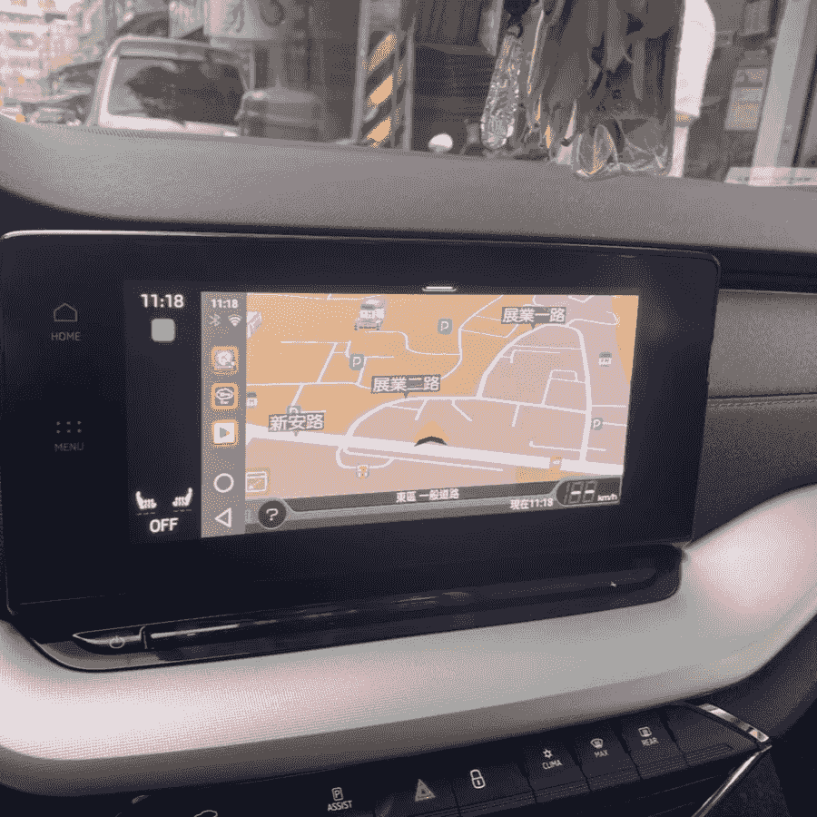 Apple 地圖與 Google Maps 在車機介面即時導航