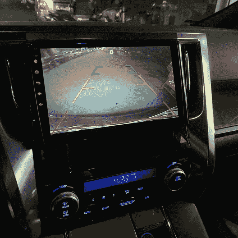 Toyota Alphard升級後12.3吋QLED觸控螢幕