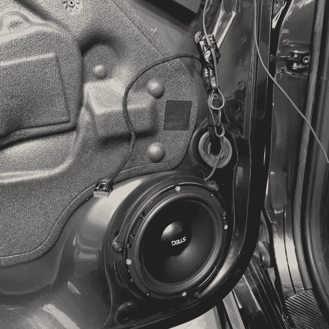 Ford Focus 升級後 Focal 高階喇叭特寫