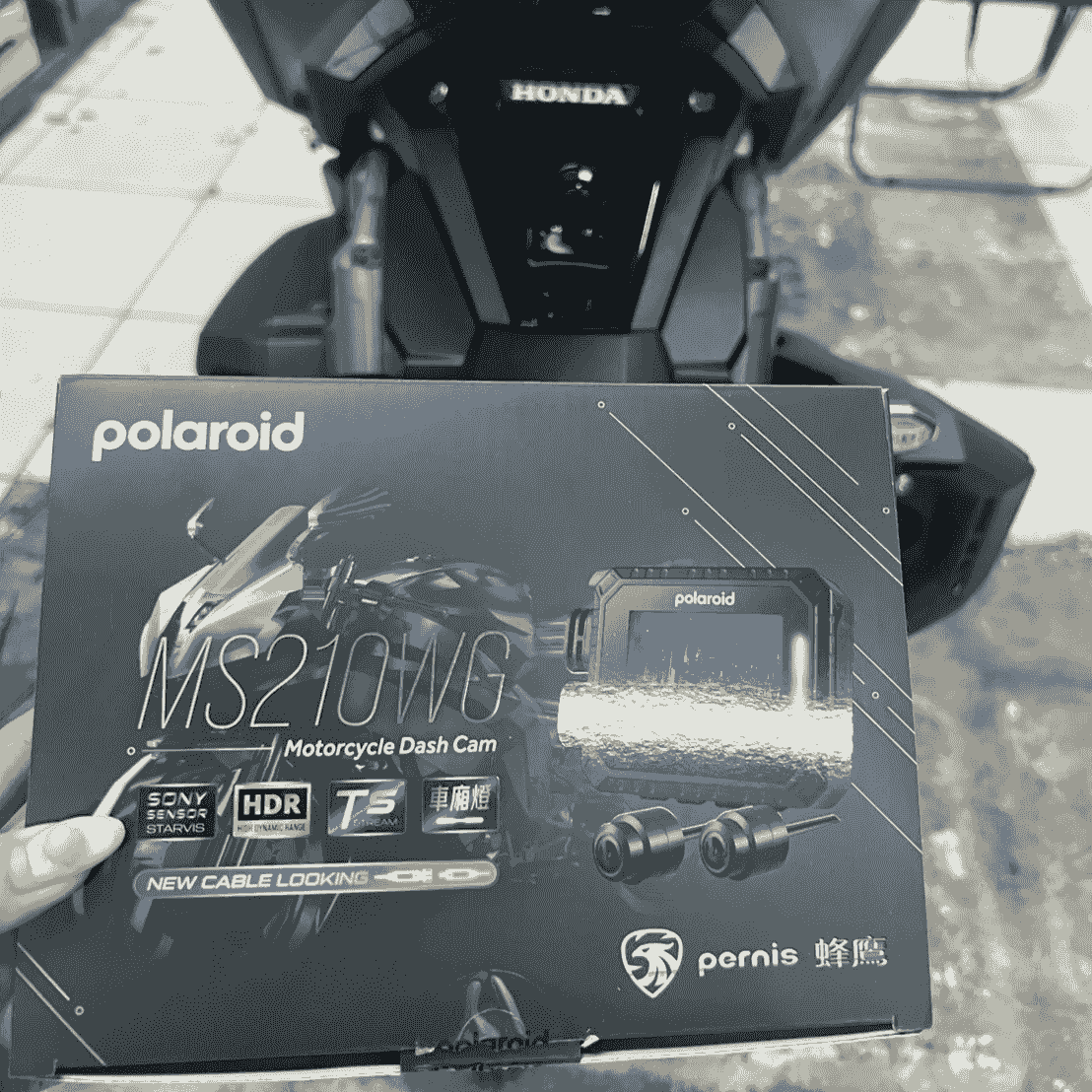 Polaroid MS210WG 後鏡頭安裝