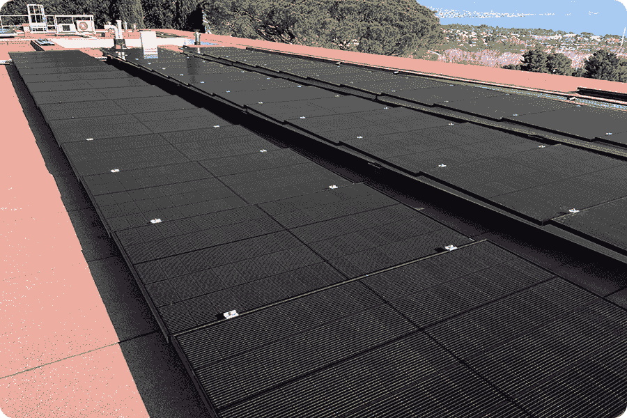 Il basso coefficiente di temperatura della tecnologia HJT consente ai moduli di continuare a generare energia anche durante i periodi di alte temperature estive.