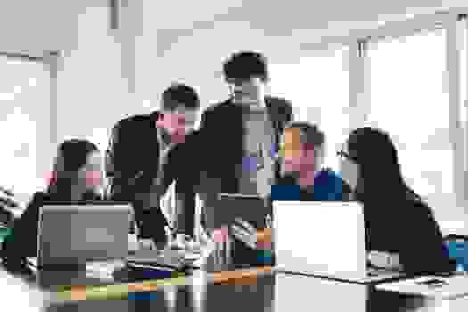 How to Use LinkedIn to Land Your - 358354 280691