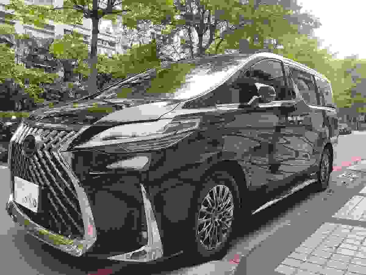 Toyota 21人座 ,機場接送,交通車服務,旅遊行程推薦,中巴交通車,中巴交通車服務