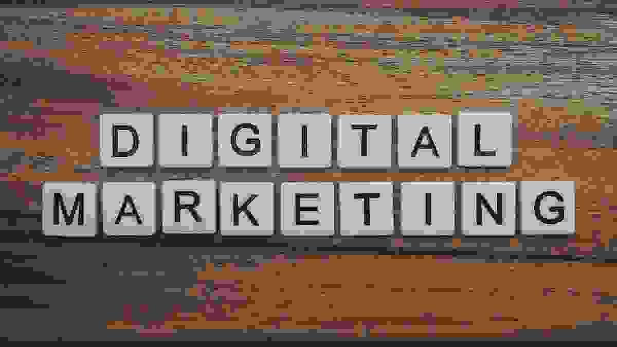 Engaging view of marketing digital planners online in action.