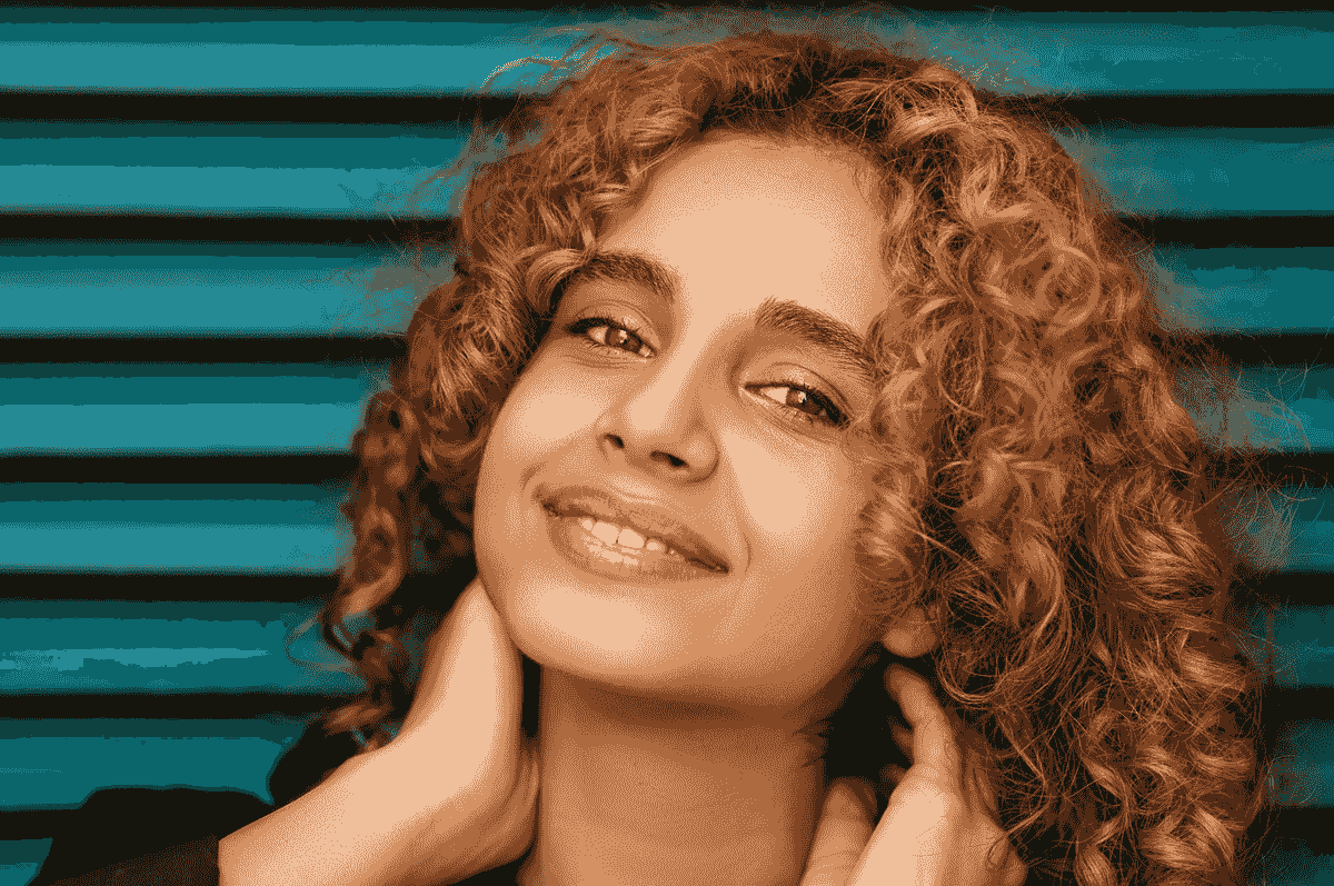 Curly hairstyles from top hair extension manufacturers