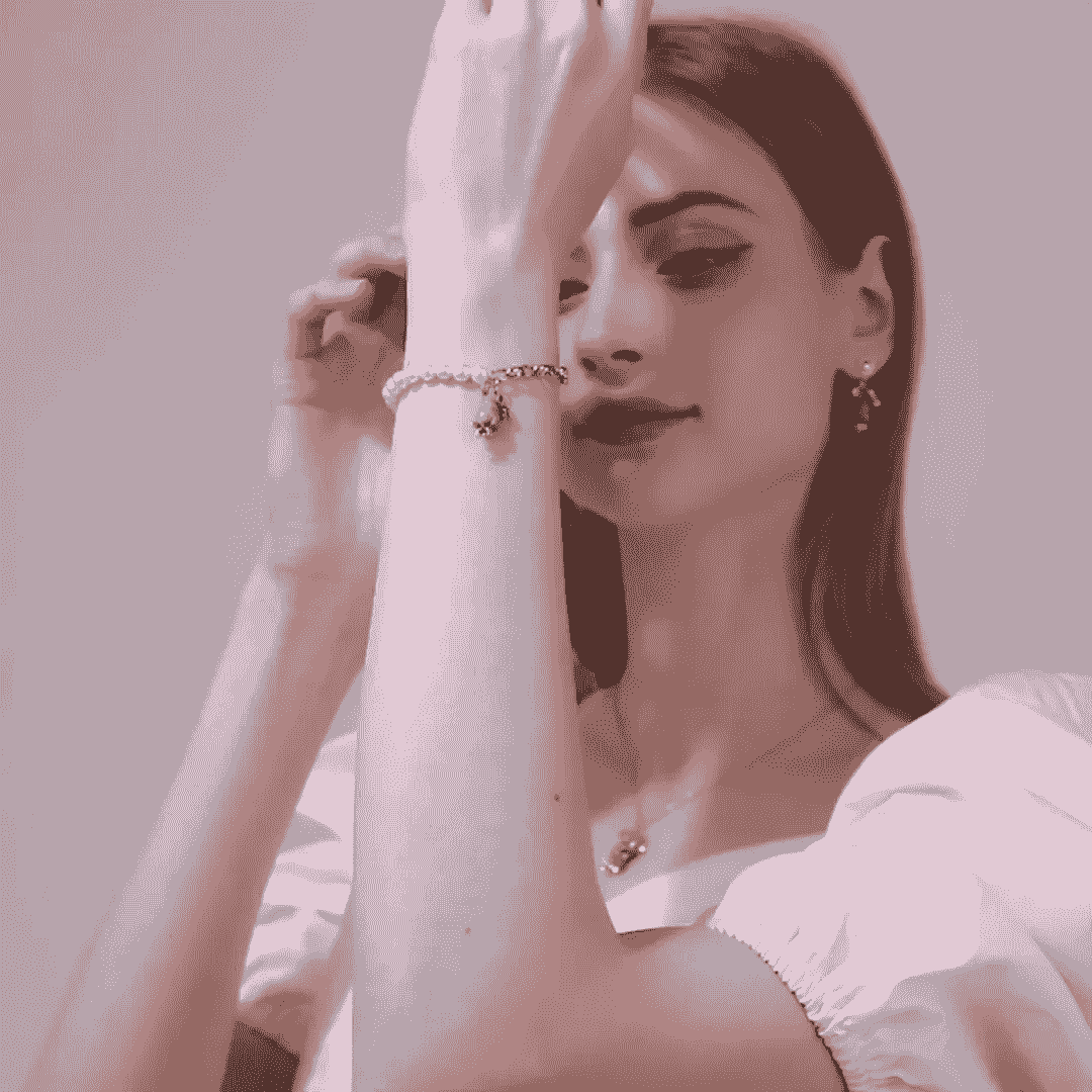 Stunning collection of elegant pearl bracelets showcasing different styles