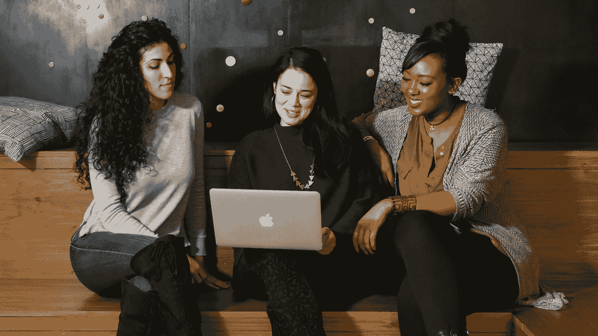 marketing an online retreat through engaging virtual experiences