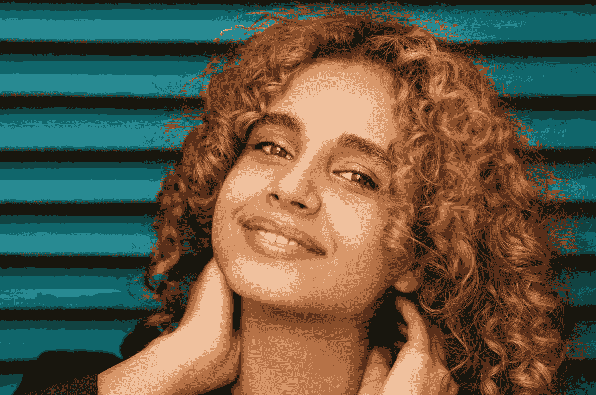 Networking among top hair suppliers at trade shows