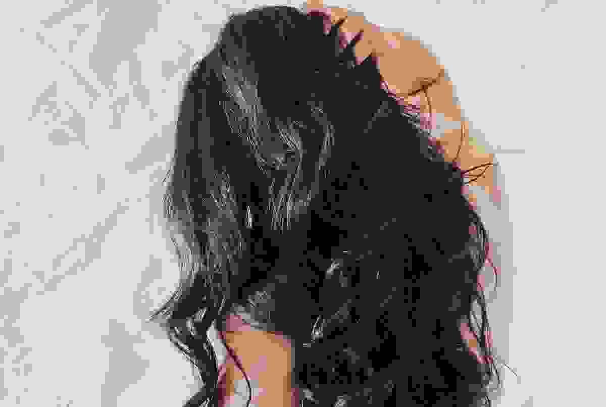 wholesale hair bundles enhanced by stylish accessories