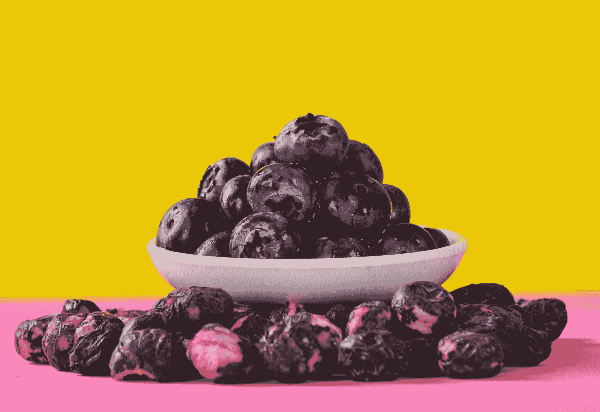 freshly prepared freeze dried blueberry snacks
