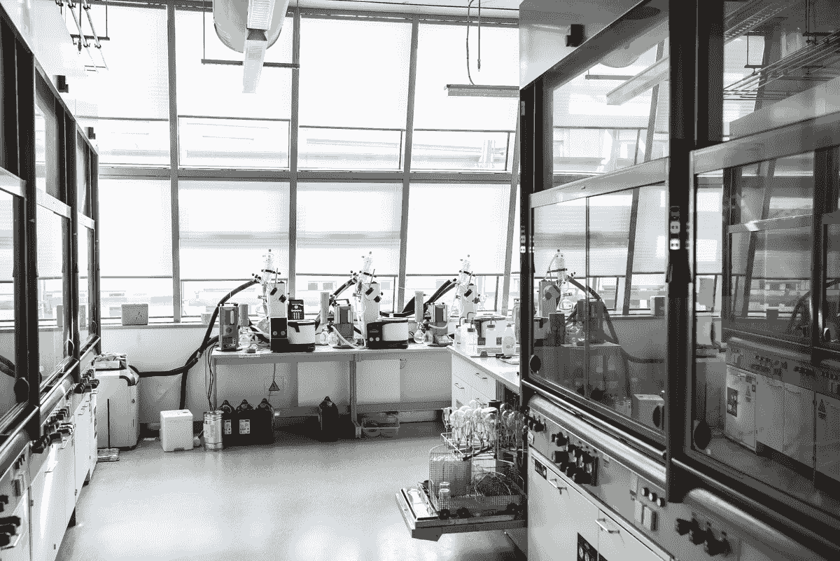 recirculating water chiller in laboratory environment