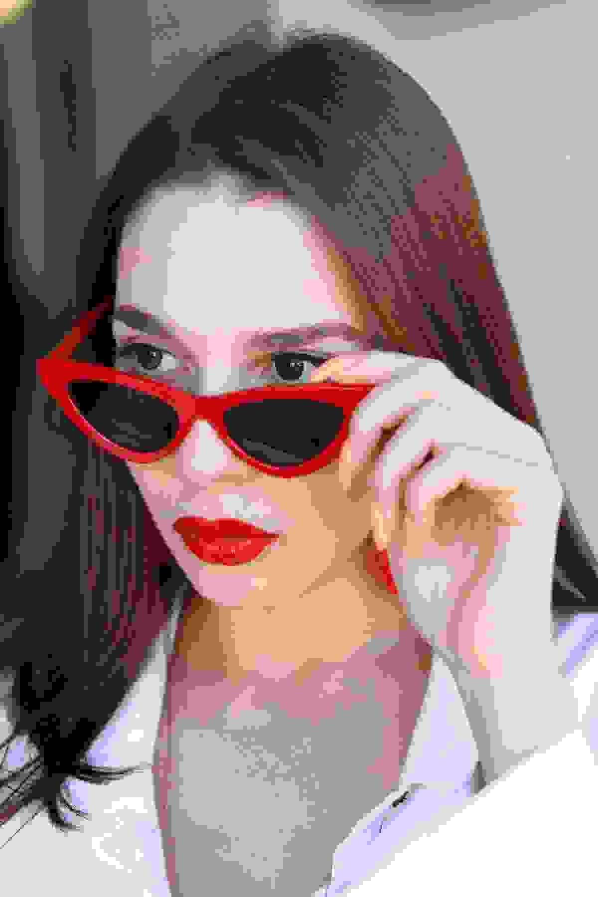 wholesale cat eye sunglasses collection displayed elegantly