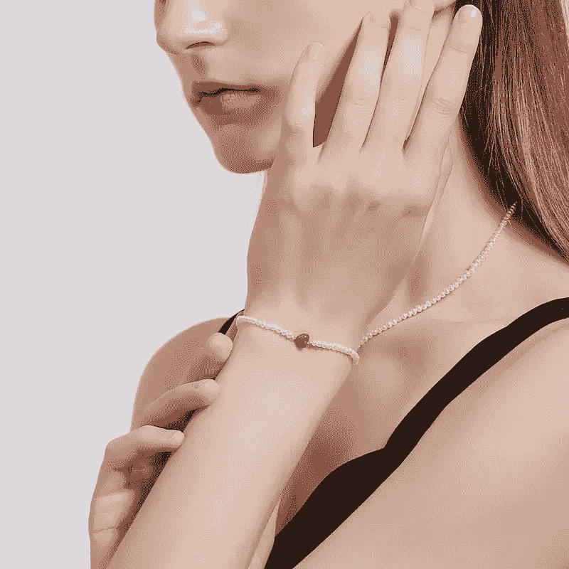 Affordable selection of stunning pearl bracelets